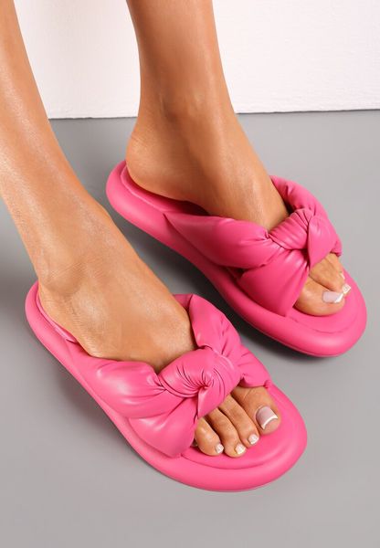 Różowe Klapki z Szerokim Paskiem i Węzłem Sabena. Czerwone klapki damskie Renee, bez wzorów, bez obcasa, na płaskiej podeszwie, bez zapięcia. Za 79.99 zł.