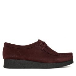 Półbuty Clarks. Czerwone półbuty damskie Clarks, bez wzorów, bez obcasa, na płaskiej podeszwie, bez zapięcia. Za 529.99 zł.