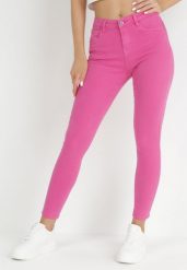Fuksjowe Jeansy Skinny z Regularnym Stanem Ingas. Czerwone jeansy damskie Born2be, bez wzorów, z jeansu, krótkie. Za 74.99 zł.