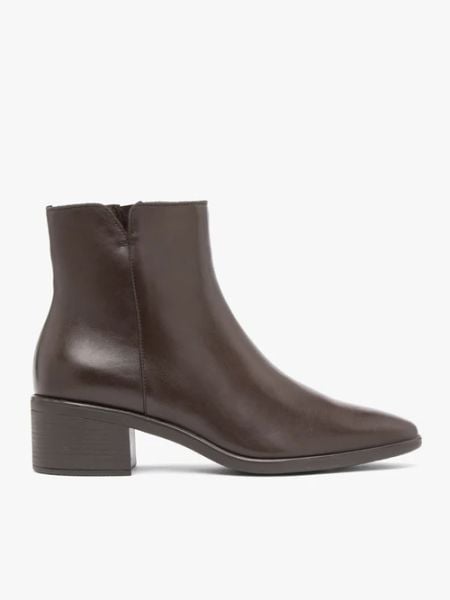 Brązowe skórzane botki. Brązowe botki damskie Ryłko, bez wzorów, ze skóry, eleganckie, bez obcasa, na obcasie, bez zapięcia. Za 449.99 zł.
