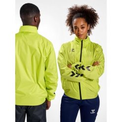 Kurtka ortalionowa piłkarska dla dorosłych Hummel Core XK Spray Jacket. Zielone kurtki męskie Hummel, m, bez wzorów, sportowe, bez kaptura. Za 212.50 zł.