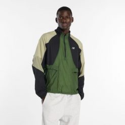 Kurtka męska New Balance MO53206GAS – zielona. Zielone kurtki sportowe męskie New Balance, m, bez wzorów, z materiału, bez kaptura. Za 559.99 zł.