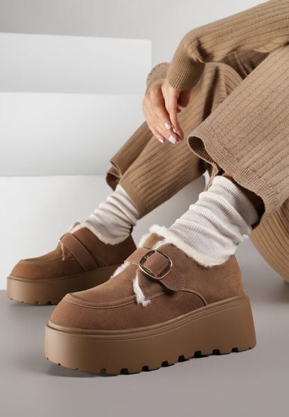 Brązowe Śniegowce na Grubej Podeszwie z Paskiem z Klamerką i Futerkiem Uwedina. Brązowe śniegowce damskie Born2be, z jeansu, bez zapięcia. Za 129.99 zł.