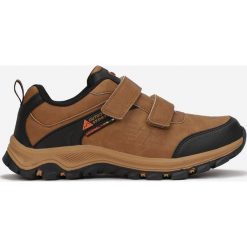 Brązowe Buty Trekkingowe Beaulne. Brązowe trekkingi męskie Born2be, z materiału, przed kostkę, bez zapięcia. Za 69.99 zł.