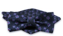 Ciemna Granatowa Melanżowa Mucha Męska -ALTIES- z Taką Samą Poszetką, w Niebieskie Kwiatki. Niebieskie krawaty i muchy Alties, bez wzorów, eleganckie. Za 54.00 zł.