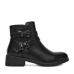 Botki DeeZee. Czarne botki damskie DeeZee, bez wzorów, bez obcasa, na płaskiej podeszwie, bez zapięcia. Za 179.99 zł.