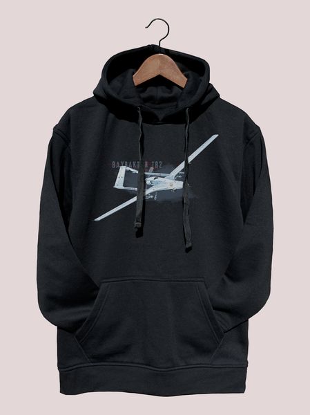 Bayraktar — bluza (Rozmiar: 9 - 11 lat; Kolor bluzy: czarny; Rodzaj nadruku: Bayraktar TB2). Czarne bluzy męskie nikiniki, l, bez wzorów, z bawełny, militarne, bez ramiączek, z kapturem. Za 129.00 zł.