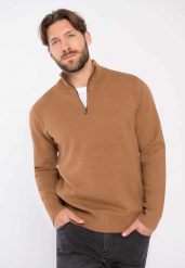 Sweter ze stójką S-JOIN. Białe swetry męskie Volcano, m, bez wzorów, z materiału, klasyczne, bez kołnierzyka, bez ramiączek. Za 179.99 zł.