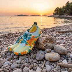 Springos Buty do wody damskie rozm. 37 szybkoschnące buty na plażę, do pływania multikolor UNIWERSALNY. Obuwie sportowe damskie Springos, bez wzorów, bez zapięcia, do pływania. Za 47.80 zł.