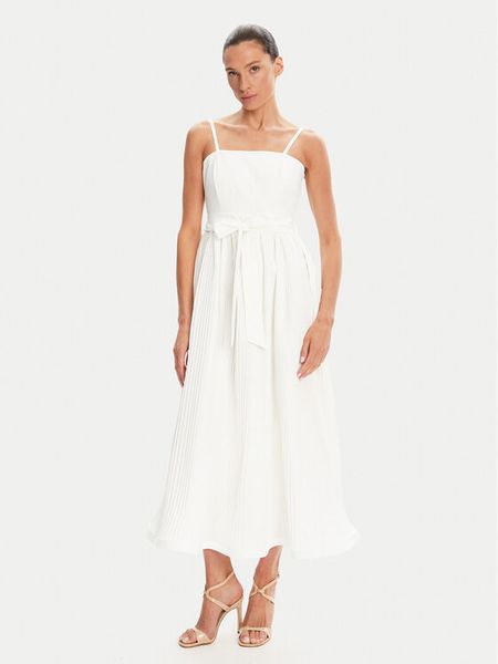 Rinascimento Sukienka koktajlowa CFC0124473003 Biały Regular Fit. Białe sukienki damskie Rinascimento, xl, bez wzorów, z syntetyku, wizytowe, bez kołnierzyka, bez ramiączek. Za 359.99 zł.