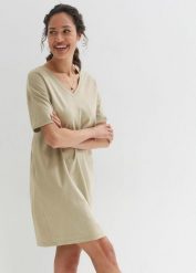 Sukienka T-shirtowa oversize z czystej bawełny (2 szt.). Czarne sukienki damskie bonprix, bez wzorów, z bawełny, bez kołnierzyka, bez ramiączek, oversize. Za 114.99 zł.