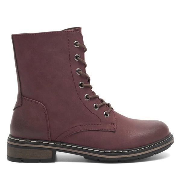 Trzewiki Clara Barson. Czerwone botki damskie Clara Barson, bez wzorów, bez obcasa, na płaskiej podeszwie, bez zapięcia. Za 129.99 zł.