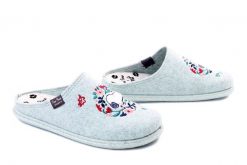 Toni Pons SNOOPY aqua, klapki damskie. Zielone klapki damskie TONI PONS, bez wzorów, bez obcasa, bez zapięcia. Za 195.42 zł.