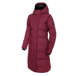 Damska kurtka ocieplana Wander. Czerwone kurtki sportowe damskie Dare 2B, bez wzorów, z puchu, bez ramiączek, bez kaptura, trekkingowe. Za 299.99 zł.