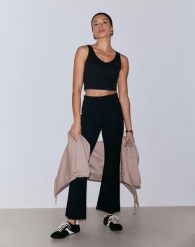 Damskie legginsy z mieszanki modalu, rozszerzane, wysoki stan Luxe czarne. Czarne legginsy damskie Aim'n, bez wzorów, z elastanu. Za 424.00 zł.
