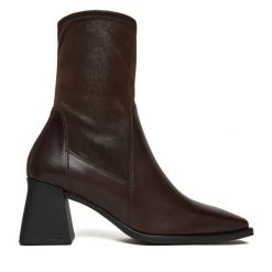 Botki Vagabond Shoemakers. Brązowe botki damskie Vagabond Shoemakers, bez wzorów, bez obcasa, na słupku, bez zapięcia. Za 694.99 zł.