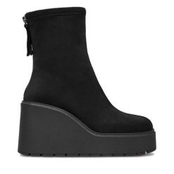 Botki DeeZee. Czarne botki damskie DeeZee, bez wzorów, bez obcasa, na koturnie, bez zapięcia. Za 199.99 zł.