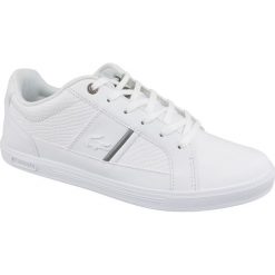 Lacoste Europa 417 1 734SPM0044001 44,5 Białe. Białe buty sportowe męskie Lacoste, bez wzorów, ze skóry, bez zapięcia. W wyprzedaży za 449.99 zł.