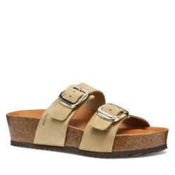 Klapki Geox. Brązowe klapki damskie Geox, bez wzorów, bez obcasa, bez zapięcia. Za 309.99 zł.