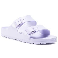 Klapki Birkenstock. Fioletowe klapki damskie Birkenstock, bez wzorów, bez obcasa, bez zapięcia. Za 249.99 zł.