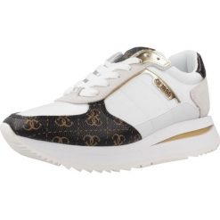 Buty GUESS FLPEG3 FAL12 Biały. Białe obuwie trekkingowe damskie Guess, ze skóry, bez zapięcia. Za 540.99 zł.