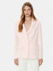 Guess Marynarka W5RN46 WFWX2 Różowy Regular Fit. Czerwone marynarki i żakiety damskie Guess, z aplikacjami, z syntetyku, bez kołnierzyka, bez ramiączek. Za 349.99 zł.