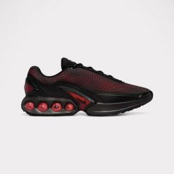 Buty Sportowe Męskie Nike Air Max Dn Es. Czarne buty sportowe męskie Nike, bez wzorów, bez zapięcia, nike air max. Za 675.00 zł.