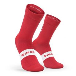 Skarpetki rowerowe unisex S1 Black Kapelmuur. Czerwone skarpetki damskie SIROKO, bez wzorów, z nylonu. Za 67.00 zł.
