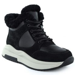 Skórzane botki damskie na platformie czarne Filippo DBT7240. Czarne botki damskie Filippo, bez wzorów, ze skóry, bez obcasa, na platformie, bez zapięcia. Za 139.99 zł.