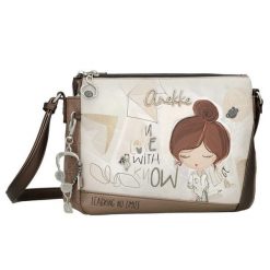 Torebka damska Anekke, na ramię z dekoracyjnym nadrukiem i metalowym logo zapinana na zamek z regulowanym paskiem oraz ozdobnym brelokiem, brązowa, 4. Brązowe listonoszki damskie Anekke, bez wzorów, na ramię, z nadrukiem, bez dodatków. Za 369.00 zł.