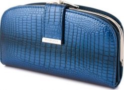 Jennifer Jones Jennifer Jones portfel Skórzany damski Duży Lakierowany niebieski 825. Niebieskie portfele damskie Jennifer Jones, z lakierowanej skóry. Za 104.49 zł.