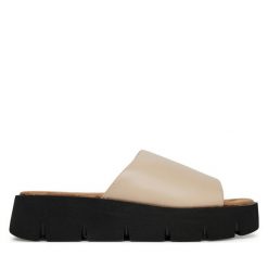 Klapki JENNY. Brązowe klapki damskie Jenny, bez wzorów, bez obcasa, bez zapięcia. Za 139.99 zł.