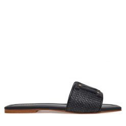 Klapki Guess. Czarne klapki damskie Guess, z aplikacjami, bez obcasa, bez zapięcia. Za 1,139.00 zł.