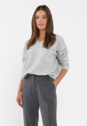 Luźny sweter S-SIMONA. Szare swetry nierozpinane damskie Volcano, s, bez wzorów, z materiału, bez kołnierzyka, bez ramiączek. Za 149.99 zł.