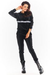 Czarna Welurowa Bluza Kangurka Logowaną Taśmą. Czarne bluzy damskie Awama, l, bez wzorów, z materiału, bez ramiączek, bez kaptura. Za 201.90 zł.