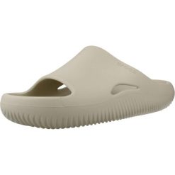 Sandały CROCS MELLOW RECOVERY SLIDE Beżowy. Brązowe sandały damskie Crocs, bez wzorów, z materiału, bez obcasa, bez zapięcia. Za 180.99 zł.