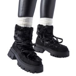 Czarne botki z ozdobnym futerkiem Frediano. Czarne botki damskie na zimę, bez wzorów, eleganckie, bez obcasa, bez zapięcia. Za 225.89 zł.