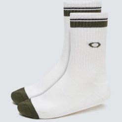 Skarpetki turystyczne długie unisex Oakley Essential Socks 3 pary. Białe skarpety męskie Oakley, bez wzorów. Za 67.99 zł.