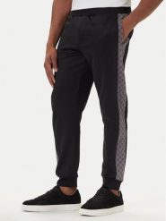 JOOP! Spodnie dresowe 17 JJ-48Ionnito 30049571 Czarny Regular Fit. Czarne spodnie sportowe męskie JOOP!, m, bez wzorów, z dresówki. Za 729.99 zł.