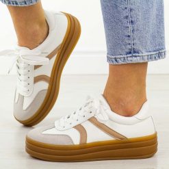 Białe sportowe buty damskie Jezzi News 9087. Białe obuwie sportowe damskie Jezzi, na jesień, bez wzorów, z dresówki, bez zapięcia, trekkingowe. Za 119.00 zł.