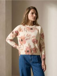 Sweter z motywem kwiatowym z wiskozą - wielobarwny. Swetry nierozpinane damskie Sinsay, l, bez wzorów, z wiskozy, bez kołnierzyka, bez ramiączek. Za 45.99 zł.
