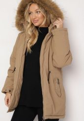 Ciemnobeżowa Kurtka Parka z Odpinanym Kapturem i Futerkiem Ściągana w Pasie Fezilena. Brązowe kurtki damskie Born2be, l, bez wzorów. Za 299.99 zł.