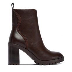 Botki JENNY. Brązowe botki damskie Jenny, bez wzorów, bez obcasa, na słupku, bez zapięcia. Za 179.99 zł.