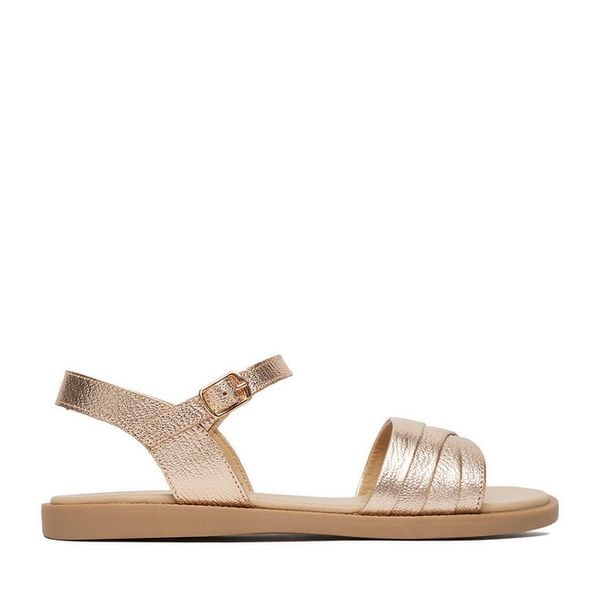 Sandały Lasocki. Żółte sandały damskie Lasocki, bez wzorów, bez obcasa, na płaskiej podeszwie, bez zapięcia. Za 159.99 zł.