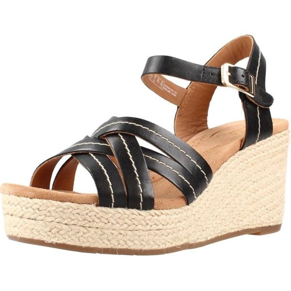 Sandały CLARKS SABINA STRAP Czarny. Czarne sandały damskie Clarks, bez wzorów, ze skóry, bez obcasa, bez zapięcia. Za 262.99 zł.