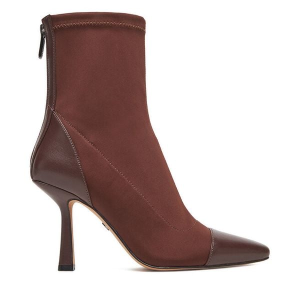 Botki Nine West. Brązowe botki damskie Nine West, bez wzorów, bez obcasa, na szpilce, bez zapięcia. Za 219.99 zł.