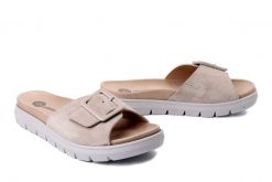 DR. BRINKMANN 700998-08 beige, klapki damskie. Brązowe klapki damskie Dr. Brinkmann, bez wzorów, ze skóry, bez obcasa, bez zapięcia. Za 309.90 zł.