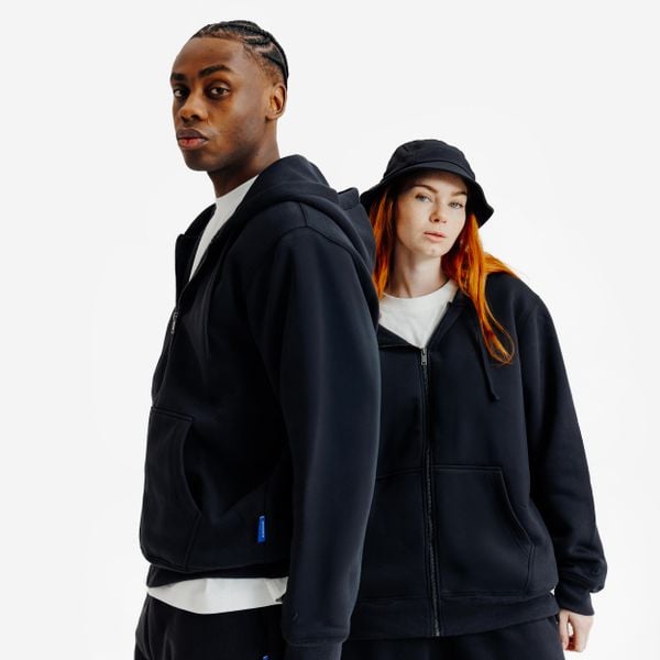 Bluza na suwak unisex Elementals. Czarne bluzy damskie Decathlon, uniwersalny, bez wzorów, z bawełny, bez ramiączek, z kapturem. Za 199.99 zł.