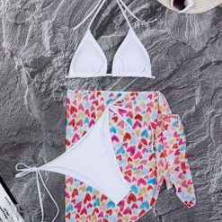 Zestaw bikini z pareo na plażę i basen Paca. Bikini Intica, l, bez wzorów, z tkaniny. W wyprzedaży za 149.00 zł.