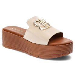 Beżowe Klapki Simius Eleganckie Buty Na Koturnie. Brązowe klapki damskie Simius, bez wzorów, ze skóry ekologicznej. Za 85.00 zł.